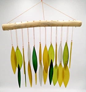 Windspiel Klangspiel Glas Holz Blätter Waldfarben Grün Gelb Deko Innen Garten - Bild 1 von 4