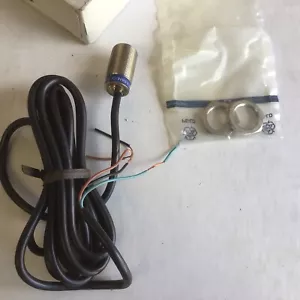 Telemecanique XS1N18PA349 Proximity Sensor - Picture 1 of 4