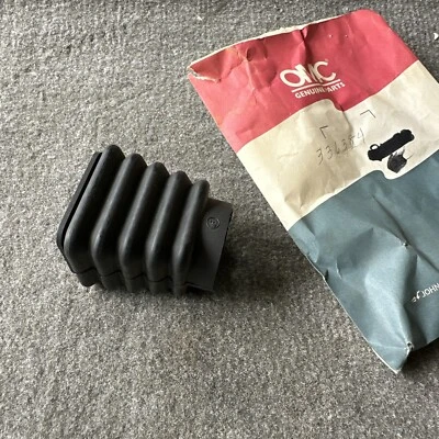 OEM Johnson Evinrude Outboard GROMMET BOOT 0336384 336384 New Genuine OMC - Image 1 of 4