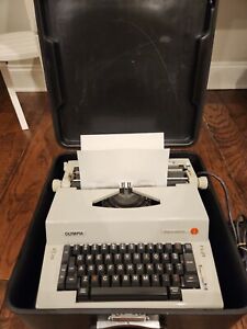 1970s Olympia Report SKE A61 Rare WHITE Electric Portable Typewriter Hard Case