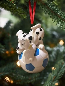 ORNAMENT 101 Dalmatiner Vintage Disney Ständer auf Fußball Figur Charm 4 Zoll - Bild 1 von 6