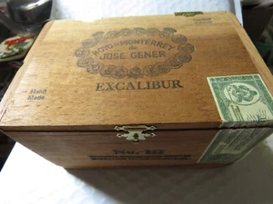 Vintage Wooden Cigar Box Hoyo De Monterrey de Jose Gener Excalibur No. 3 (empty) - Picture 1 of 8