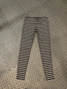 Leggings Athleta Taglia XS Crop Capri Nero Rigato Elasticizzato Donna - Foto 1 di 5