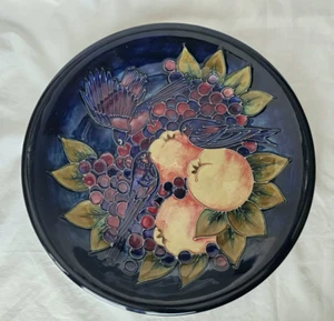 Gorgeous Walter Moorcroft Finches and peaches large charger, with hanger to back - Picture 1 of 13