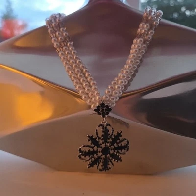 Hermoso collar de perlas de imitación y cristal estilo Art Deco Foto 1 de 4