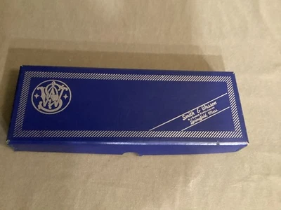 Smith & Wesson 型号 48-4 .22 Magnum 正品工厂两件式说明 — 第 1/4 张图片