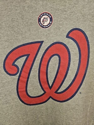 Potomac Nationals Natstown MiLB 大号男式灰色双面图形标志 T 恤 — 第 1/4 张图片
