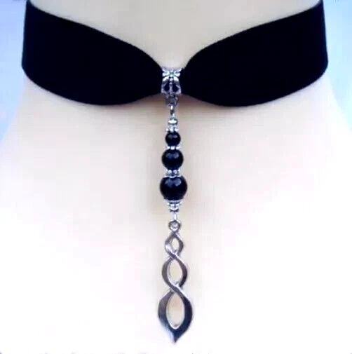 Collarino di Velluto donna Triquetra Triscele vortice celtico dea argento - Immagine 1 di 1