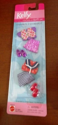 MATTEL BARBIE~KELLY MODA FAVORITOS TRAJES Y ZAPATOS~68230-92~1999~NUEVOS Foto 1 de 4