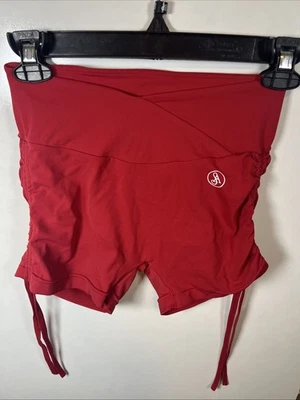 Pantalón corto Allure para mujer talla pequeña Foto 1 de 4