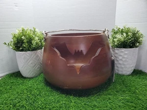 Martha Stewart Halloween Fledermaus Batty 9" Holz Süßigkeiten Schüssel Metallgriff🦇LESEN🦇 NEU - Bild 1 von 13