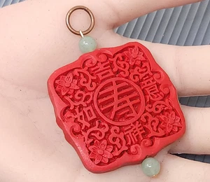 Colgante grande de jade verde tallado cinabrio rojo chino vintage - Imagen 1 de 3