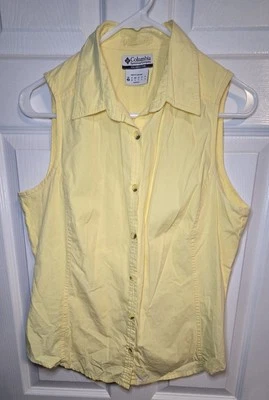 Camiseta sin mangas amarilla con cuello abotonado Columbia para mujer talla mediana  Foto 1 de 4