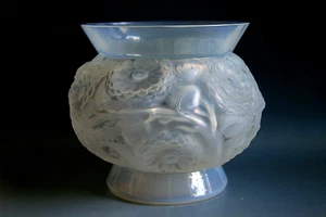 RENE LALIQUE SOUCIS OPALESCENT GLASS VASE - CIRCA 1930 - Picture 1 of 6