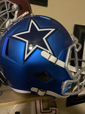 Casco autógrafo Ezekiel Elliott Blaze tamaño completo. Foto 1 de 2