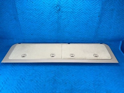 Panel interior de la puerta levadiza de la puerta trasera Lexus LX570 con cubiertas beige: LP01 2011 OEM Foto 1 de 4