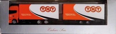 HERPA Exclusive serie Motrice 3 assi con rimorchio 2 assi SCANIA 124L "TNT" - H0 - Immagine 1 di 4