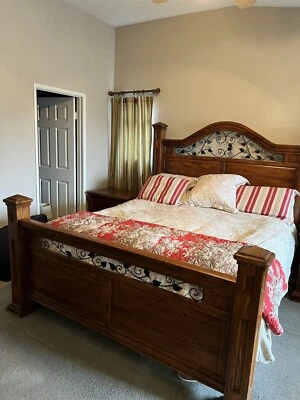 CA king Solid Wood bedroom set with CA King Mattress - Image 1 of 4