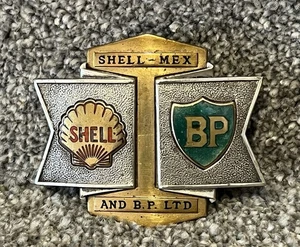 C1940s-50s VINTAGE SHELL-MEX AND B.P.LTD TANKER DRIVERS ENAMEL CAP BADGE - Picture 1 of 6