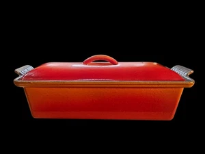 Terrina paté in ghisa Le Creuset #28 cottura 1,5 qt smaltata arancio/rosso vintage Francia - Foto 1 di 10