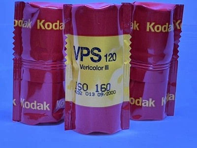 1 roll Kodak VPS 120 Vericolor III Film ISO 160 14 Rolls available Expire  09/00 - Image 1 of 4