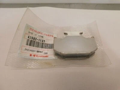 Pastillas de freno traseras originales Kawasaki KX125 S212T2 43082-1137 Foto 1 de 2