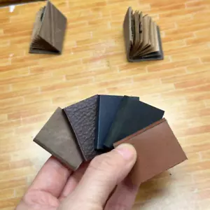 2 Stück Maßstab 1:12 Puppenhaus Miniatur Lesbares Zauber Bücher Leder Zubehör - Bild 1 von 9