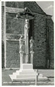 REAL PHOTO POSTCARD OF THE WAR MEMORIAL, BEAULIEU ABBEY, HAMPSHIRE BY JUDGES - Picture 1 of 2