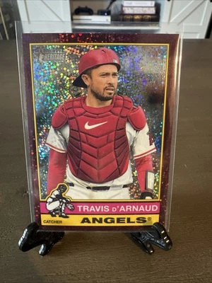 2025 Topps Heritage - SP Travis d'Arnaud #458 Chrome Burgundy Sparkle - Image 1 of 2