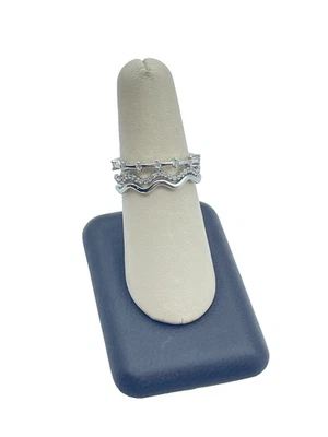 Anillo de circonita cúbica floral delicado plateado talla 8 Foto 1 de 4