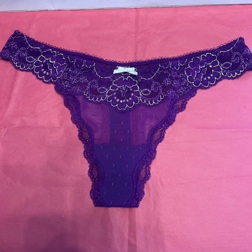 Tanga de malla de encaje Victoria’s Secret Panty Dream Angels talla pequeña púrpura Foto 1 de 4