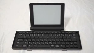 Kingjim Digital Memo Pomera DM30 Lightweight Keyboard Pad Good Tested Condition - Afbeelding 1 van 6