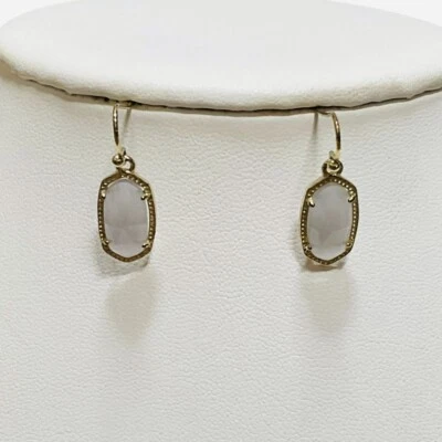 Pendientes Kendra Scott Lee Gris Pizarra Ojo de Gato Delicados Pequeños Colgantes Gota Tono Dorado Foto 1 de 4