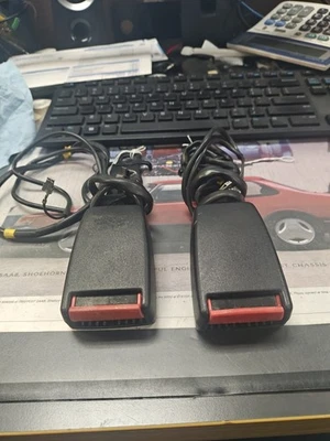 Hebilla receptora de cinturón de seguridad usada OE Saab 900 4079943 se adapta a 1991 a 1994 Foto 1 de 2