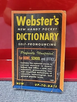 Webster’s New Handy Pocket Dictionary Self Pronouncing 1959 rare. - Image 1 of 4