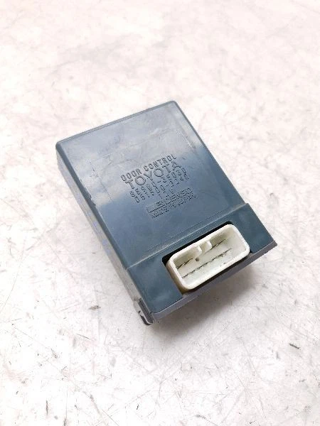 1994 TOYOTA 4RUNNER SR5 V6 4WD NO MÓDULO DE CONTROLE DE PORTA ELÉTRICA ECM  - Imagem 1 de 4