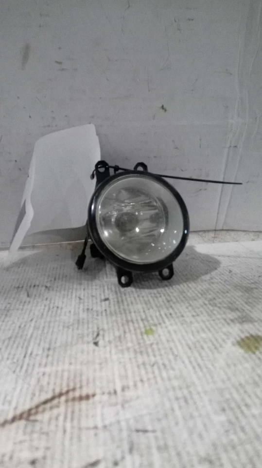 2013 Toyota Corolla Right Fog Light Assembly - Silver - Used - 150K Miles Foto 1 de 4