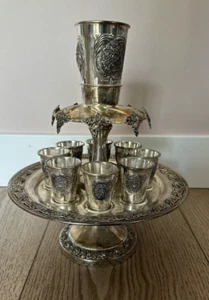 Fuente de Vino Chapada con 8 Tazas Diseño Uva - Imagen 1 de 16