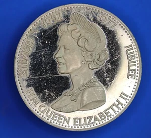 Silber Jubiläumsmedaillon Elisabeth II. 1977, 38 mm **[29025] - Bild 1 von 2