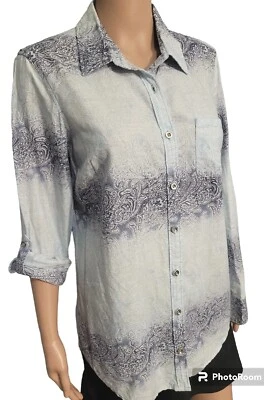Camisa Kim Rogers Western Mediana Botón Frontal Denim Manga Larga Pestaña Enrollable Ombre Foto 1 de 4