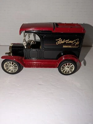 ERTL 1913 Ford Modelo "T" Van Diecast Bank con Llave, Edición Signature Foto 1 de 4