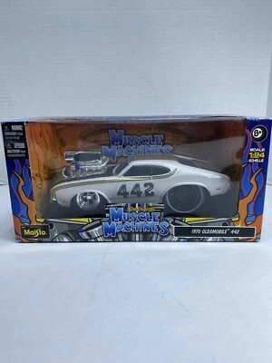 Muscle Machines Maisto Silver 1970 Oldsmobile 442 Diecast Car 1/24 RARE NEW - Image 1 of 4