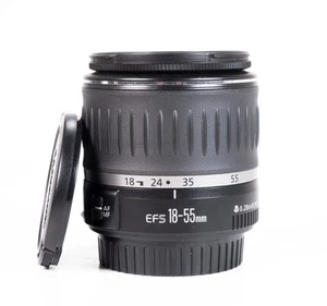 Lente zoom Canon EF-S 18-55 mm f/3,5-5,6 + tapas delanteras y traseras - Imagen 1 de 4