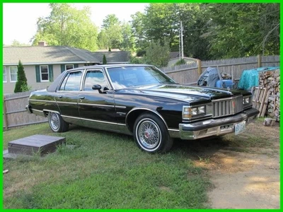 1979 Pontiac Bonneville Broughm - Image 1 of 4