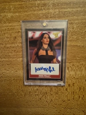 Cartão de autógrafo 2013 Topps Best Of The WWE Nikki Bella AUTO - Imagem 1 de 4