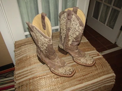 Corral A2663 方头牛仔靴 Sq Toe 刺绣女式 10 M 宽小牛皮 — 第 1/4 张图片