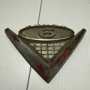 1962-66 GMC TRUCK V6 HOOD EMBLEM WHITE OEM GM 305 351 401 63 64 65 - Bild 1 von 4