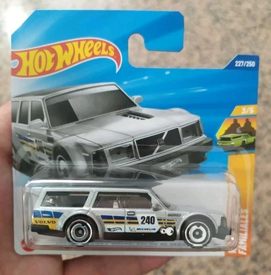 Hot Wheels Volvo 240 Drift Wagon Grigio Case P 2025 1:64 - Immagine 1 di 4