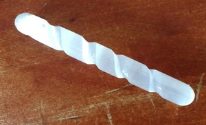Polished 14cm Selenite Crystal Spiral Baton/Wand. Aura Cleansing wand - Picture 1 of 4