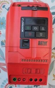 SEW Eurodrive MCLTEB00405A3400 MOVITRAC variateur 4kW - Picture 1 of 10